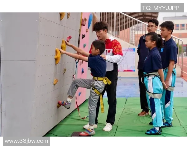 南京攀岩队与广州攀岩队赛后状态分析与表现对比总结