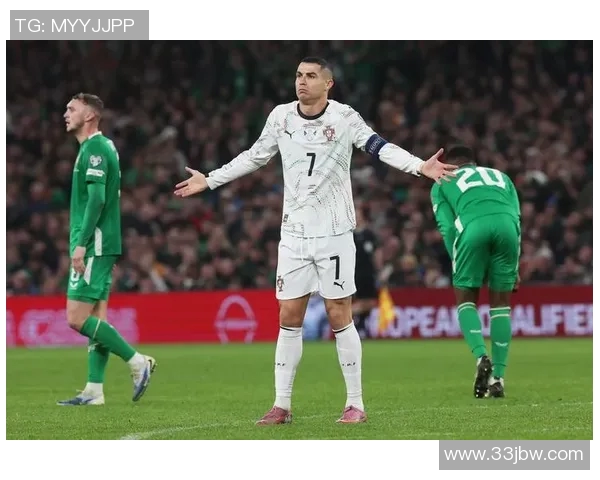 C罗领衔葡萄牙队迎战乌克兰欧预赛争夺激烈瞬间回顾